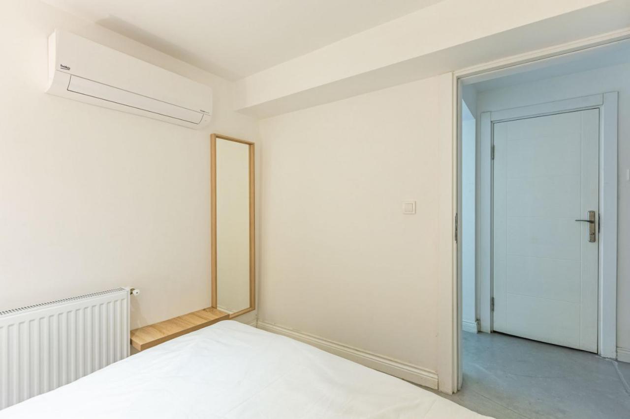 Excellent Flat With Lovely Backyard In Cihangir 이스탄불 외부 사진